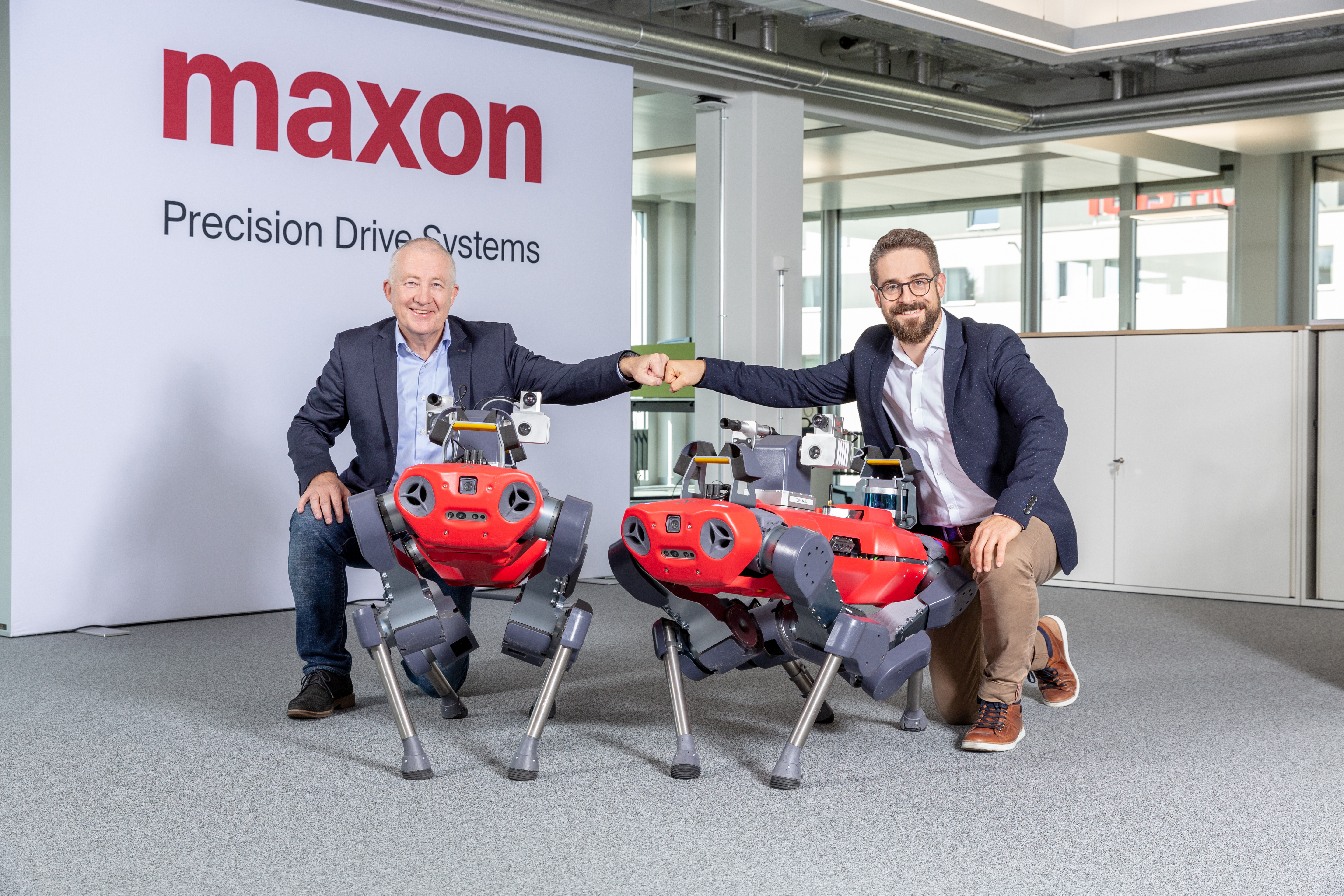스위스 드라이브 전문 기업 맥슨이 로봇 스타트업 애니보틱스와 협력하기로 하였습니다